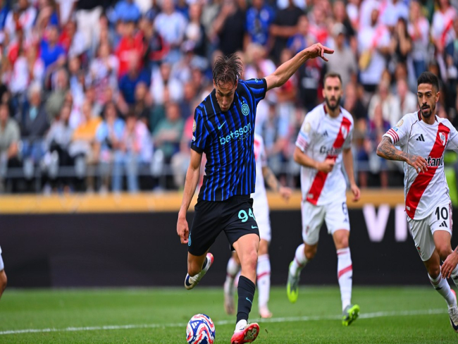 Pedreira! Inter vence River e entra no caminho do Flu no Mundial