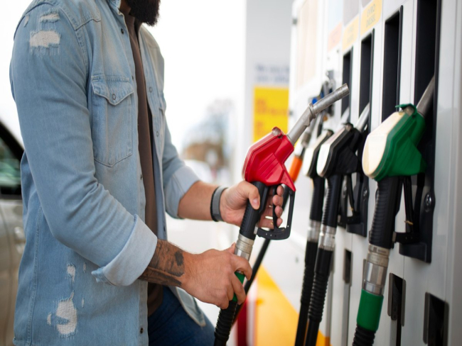 Gasolina sobe em MG e DF mesmo após redução nas refinarias