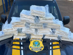 PRF em Rondônia apreende quase 33 kg de maconha em ônibus — Polícia Rodoviária Federal