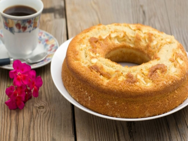 Bolo de flocão de milho: gostoso, rápido e fácil para o café da tarde