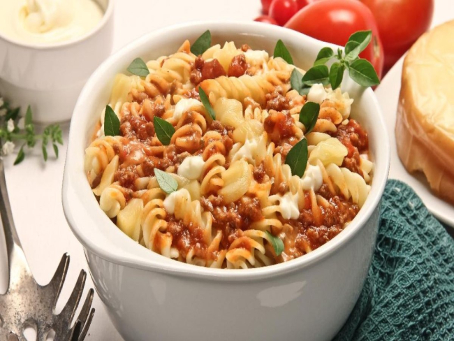 Macarrão de domingo: 8 ingredientes e pronto em 20 minutos