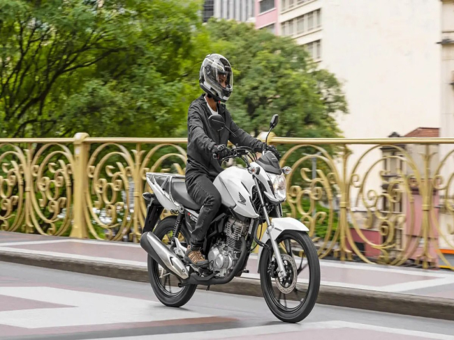 Metade dos donos de motos no Brasil não tem CNH