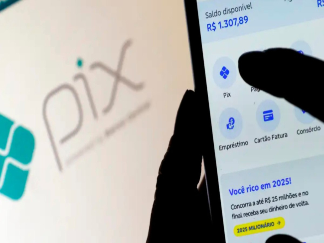 Pix fora do ar: usuários relatam queda em diversos bancos