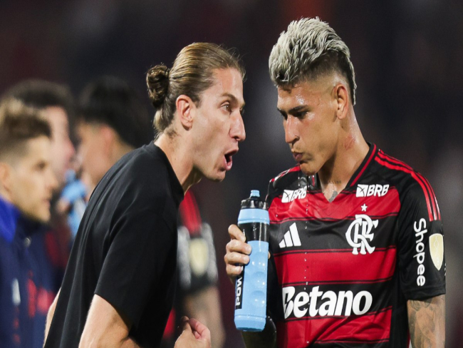 Filipe Luís celebra vitória, mas vê semi aberta: