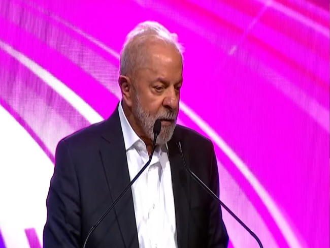 “Hoje eu tô feliz”, diz Lula sobre recuo de tarifas dos EUA