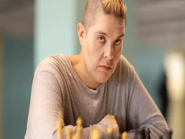 Letícia Rodrigues reage a críticas por Sandrão em