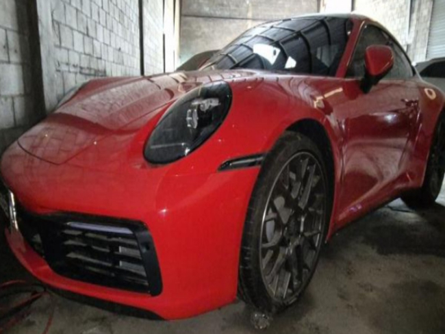 Porsche 911, Hilux e Gol vão a leilão com lances de R$ 4,2 mil