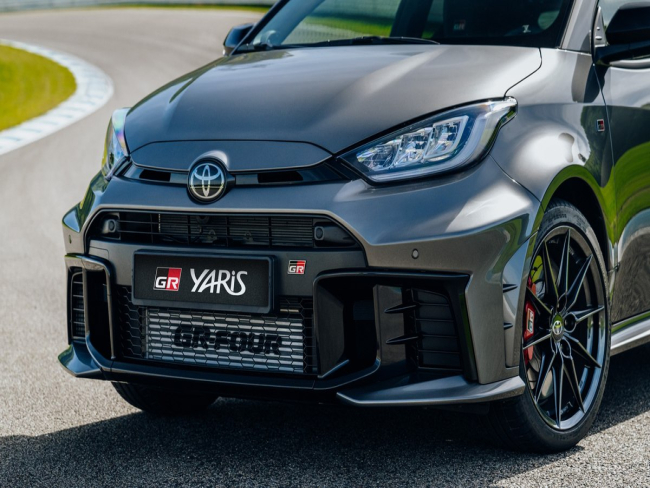 Como é o GR Yaris, esportivo confirmado para o Brasil em 2026