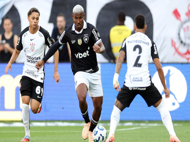 Corinthians e Botafogo duelam na Neo Química Arena; acompanhe