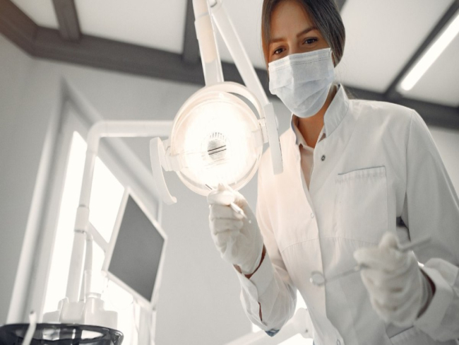 Cuidados dentais nas férias: como não descuidar da saúde bucal