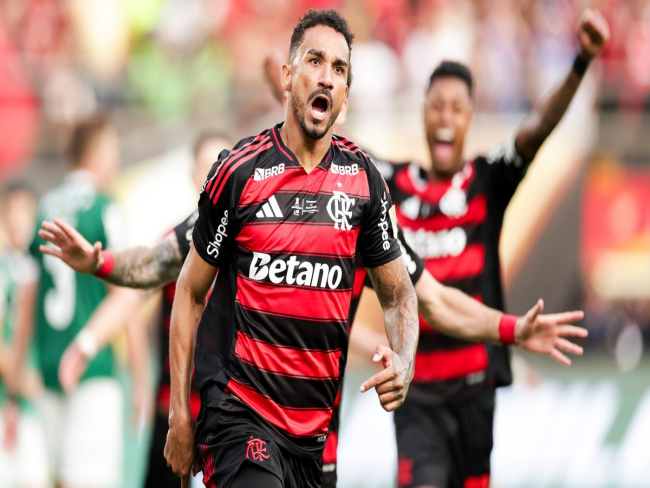 Flamengo vence Palmeiras com gol de Danilo e é tetra da Liberta