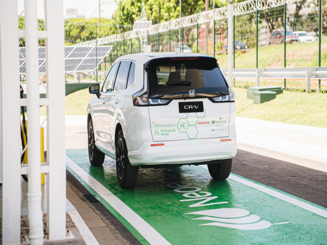 Honda testa SUV a hidrogênio em posto experimental no Brasília