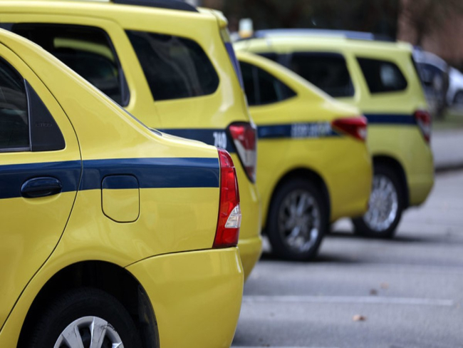 Prefeitura do Rio libera aumento na tarifa dos táxis em dezembro