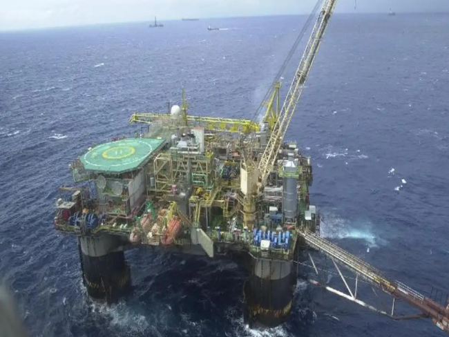 Alvo de ataque dos EUA, Venezuela lidera reservas de petróleo