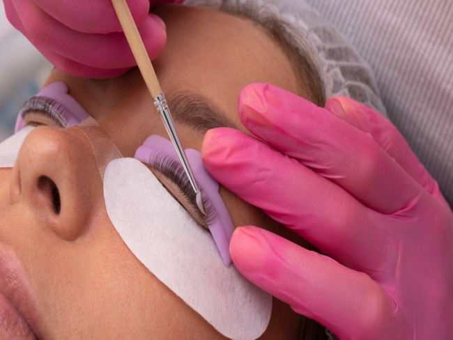 Extensão de cílios: mitos e verdades sobre o procedimento