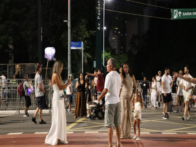 Filas e festa: como foi a volta do réveillon na Avenida Paulista