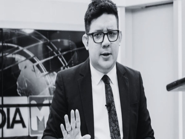 Morre jornalista e colunista Erlan Bastos, aos 32 anos