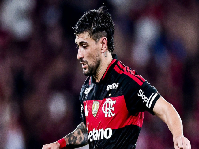 Arrascaeta é relacionado para jogo com o Vitória no Brasileirão