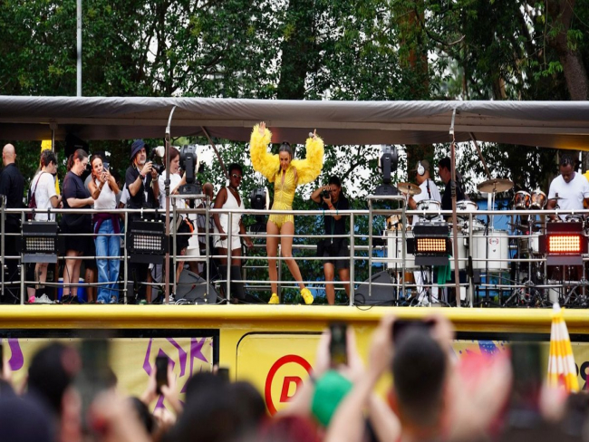 Ivete Sangalo leva 1,2 milhão de foliões às ruas de São Paulo