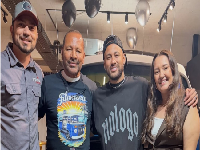 Neymar chama atenção por motivo inusitado e divide torcedores