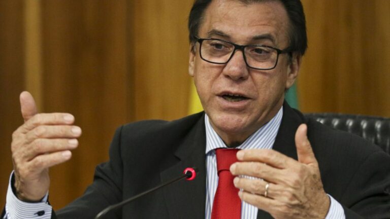 Escala 6x1: 40 horas semanais é o ideal, diz ministro