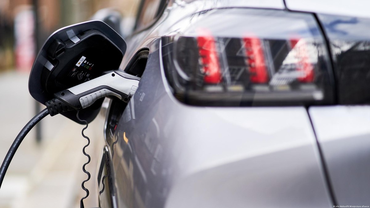 Alta do petróleo acelera demanda por veículos elétricos na Europa
