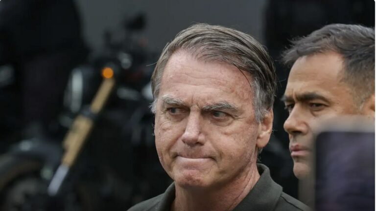Bolsonaro deve depor na PCDF no inquérito da arma apreendida