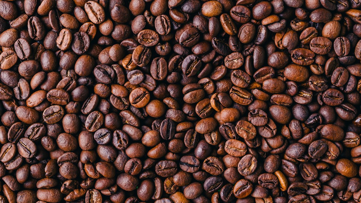 Carne ao molho de café e café com vodka: receitas para o dia do grão