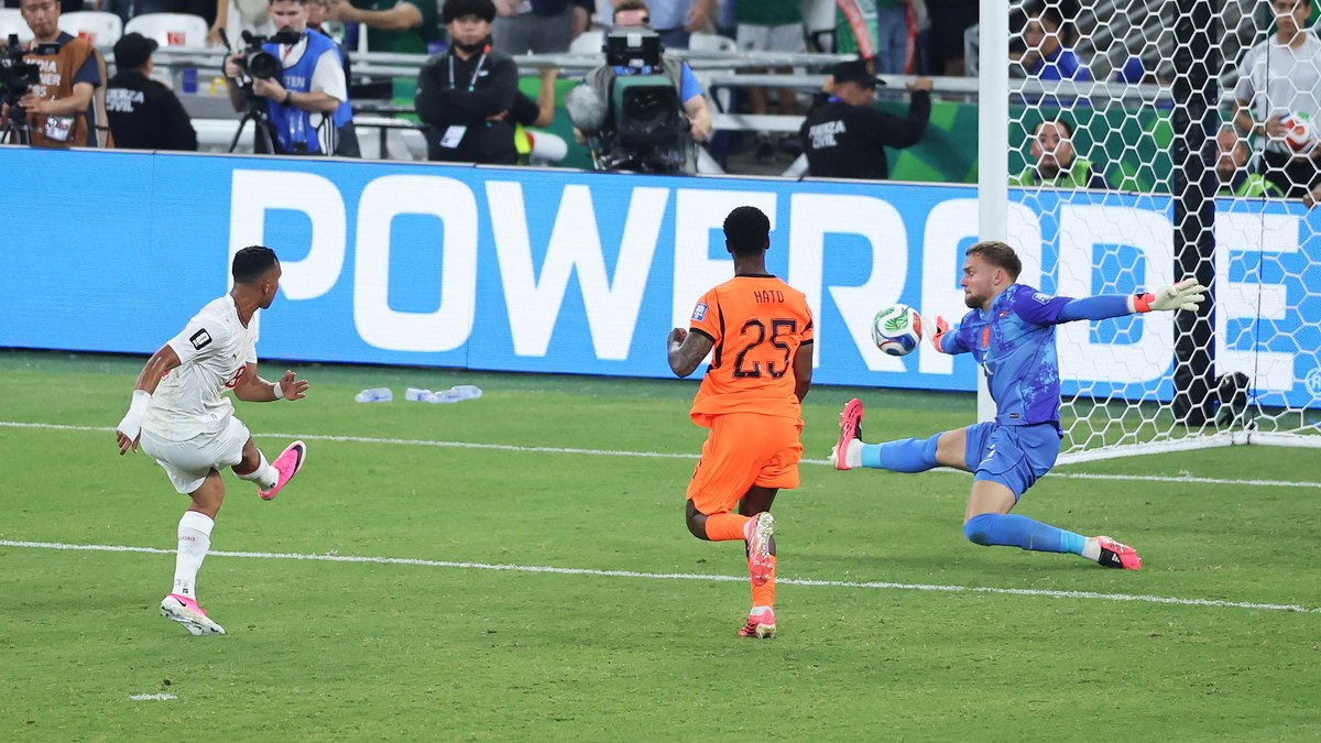 Com Memphis no banco, Holanda cai nos pênaltis para Marrocos