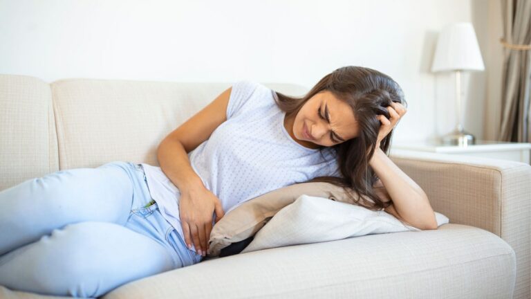 Como a endometriose impacta a rotina e o desempenho das mulheres