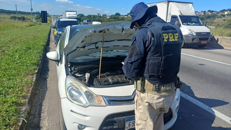 Homem é preso após carro estragar na Via Dutra, no interior de SP