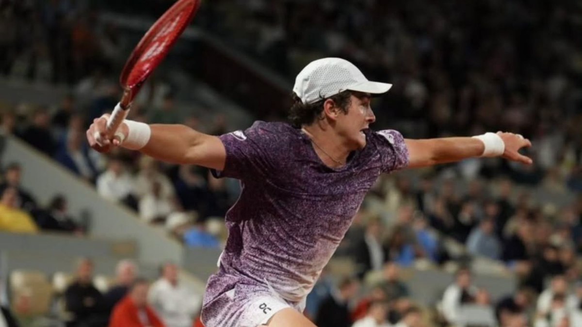 João Fonseca bate recorde e sobe em ranking após Roland Garros