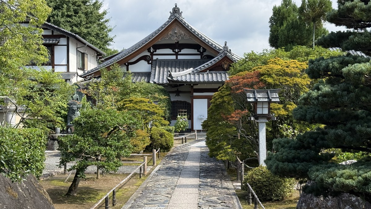 A Geometria do Imperfeito: A Filosofia Wabi Sabi no Japão