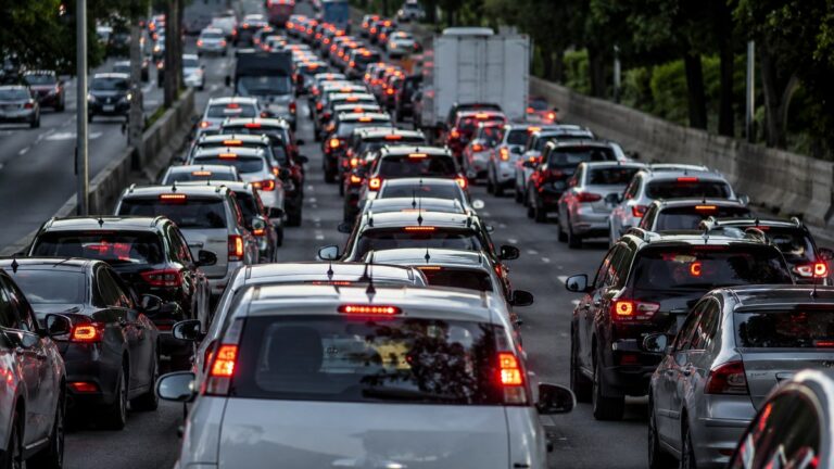 A matemática dos engarrafamentos nas férias