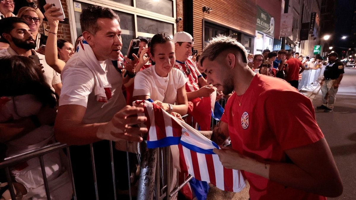 Paraguai e França fazem reencontro histórico na Copa; acompanhe