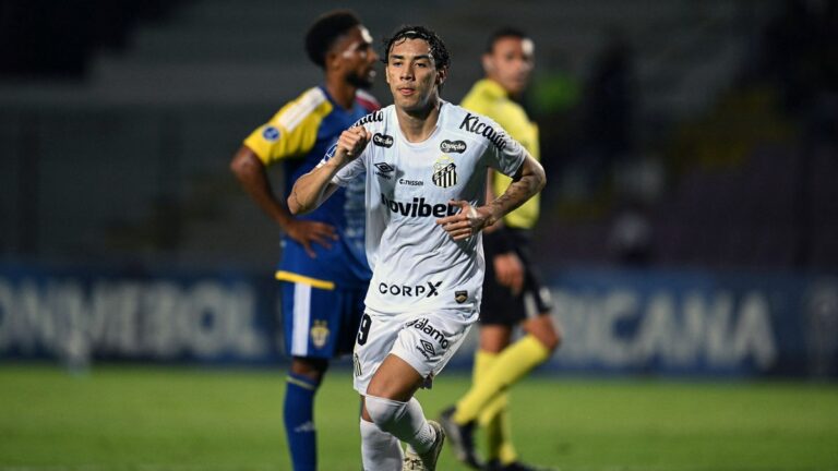 Sem Neymar, Santos goleia UCV e encaminha classificação na Sula