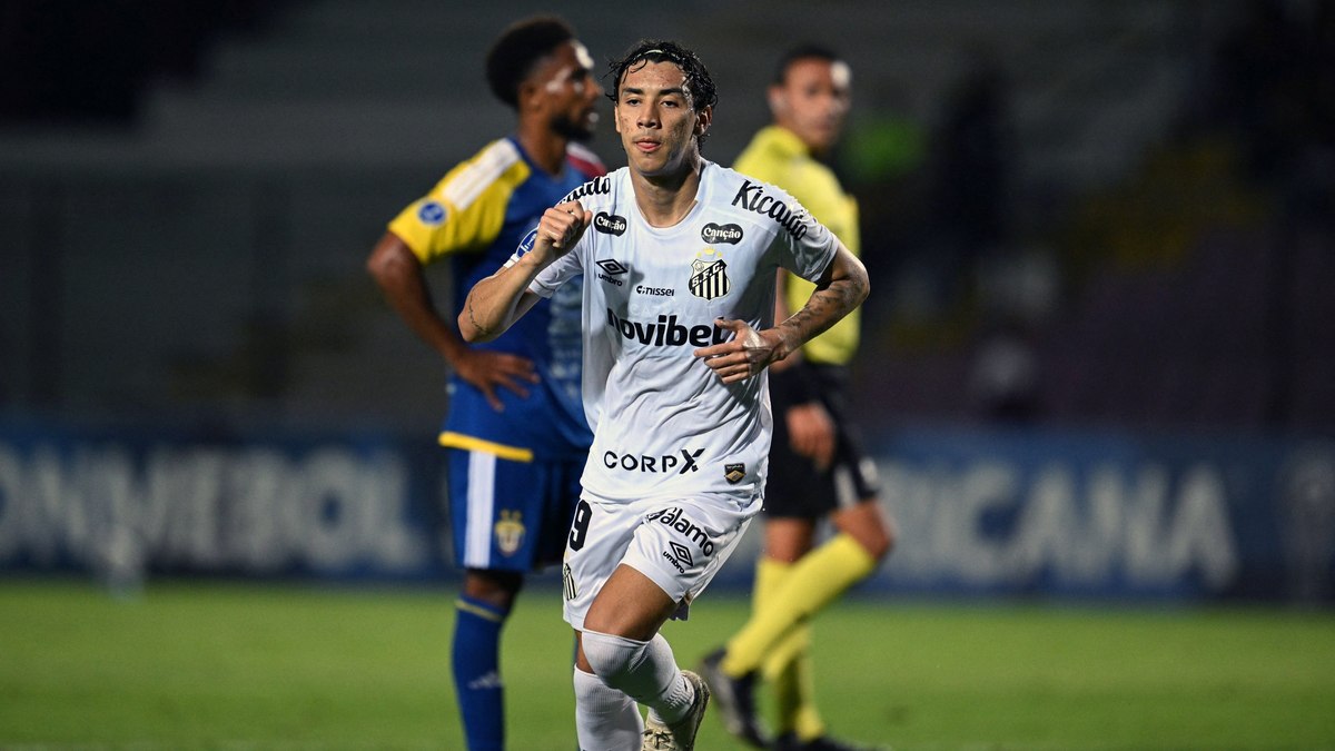 Sem Neymar, Santos goleia UCV e encaminha classificação na Sula