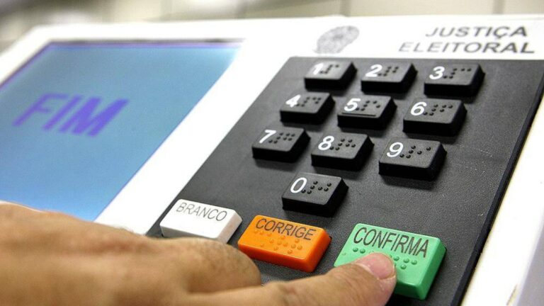 Urna não é arquibancada