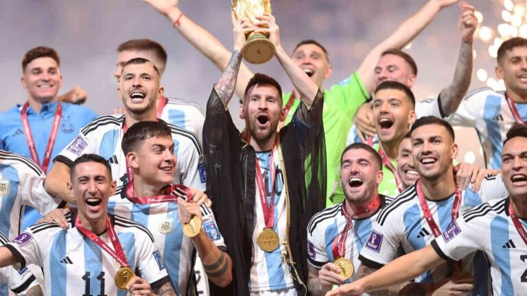 Antonela se declara a Messi após adeus à seleção argentina