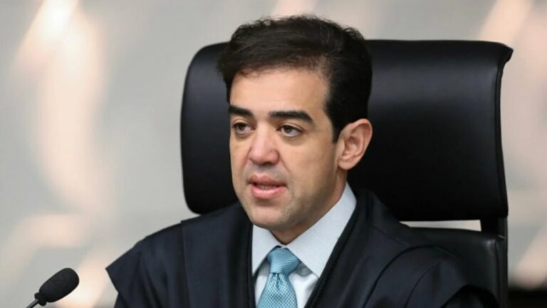 Bruno Dantas renuncia ao cargo de ministro do TCU
