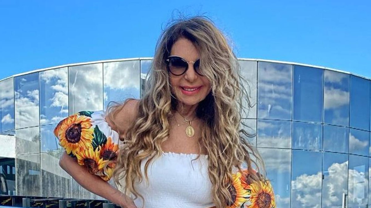 Elba Ramalho relembra depressão e fala sobre sua fé