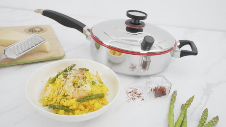 Receita perfeita para o outono: risoto de camarão e aspargos