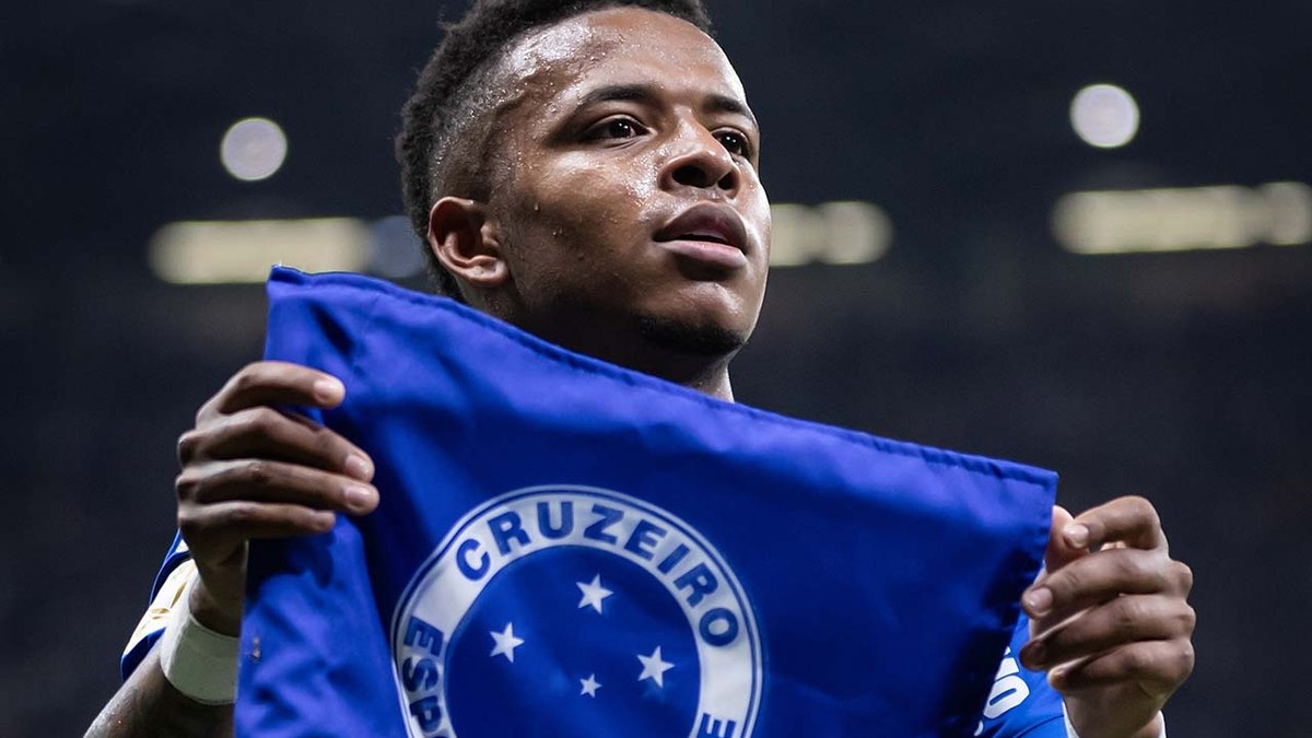 Dirigente do Cruzeiro elogia CBF por limitação de estrangeiros