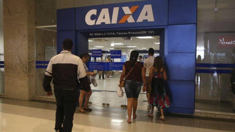 Empregados da Caixa em Goiás aprovam greve a partir de terça