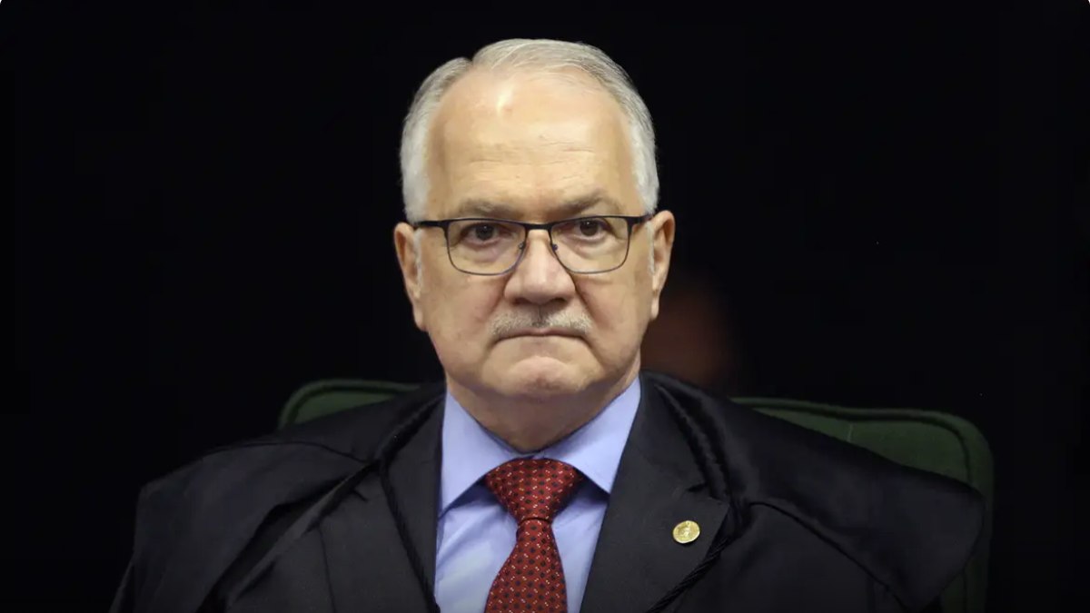Fachin aguarda explicações de ministros para decidir sobre crise