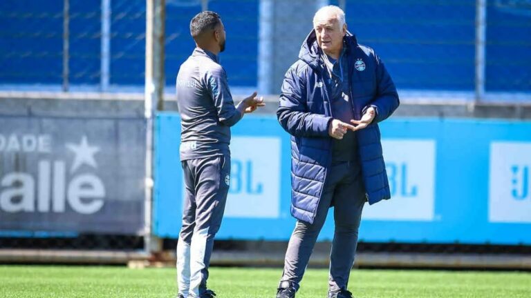 Felipão define Grêmio para jogo atrasado do Brasileiro; veja escalação