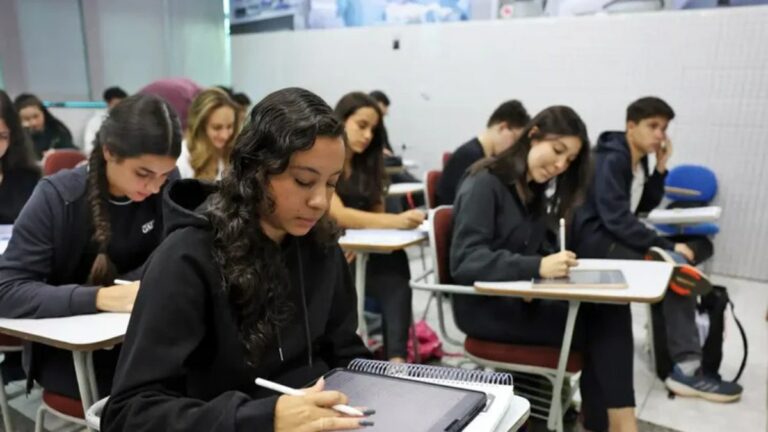 Inep divulga gabarito oficial do Encceja 2026; veja como conferir