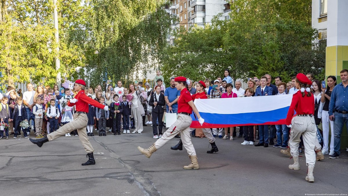 Propaganda em escolas prepara estudantes russos a morrer