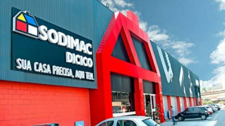 Sodimac fecha 7 megalojas e demite funcionários