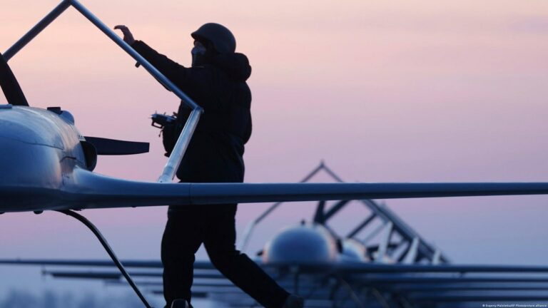 Ucrânia envia comida por drones a cidade sob cerco da Rússia